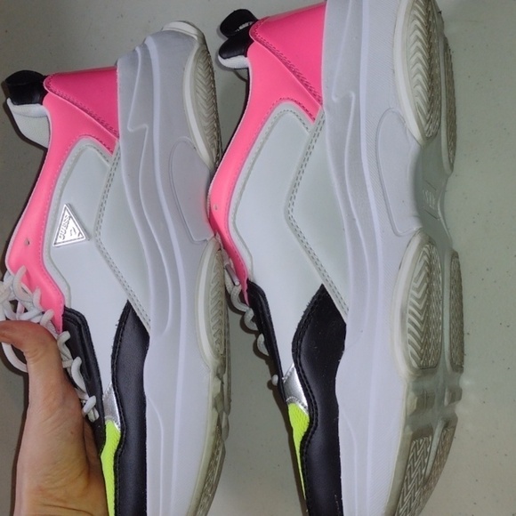 Guess Sneakers size 10 multi-colored pink yellow black - Picture 9 of 15
